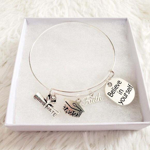 Class of 2022 Graduation Charm Bracelet, Graduation Gift, Senior Graduate - Picture 2 of 13